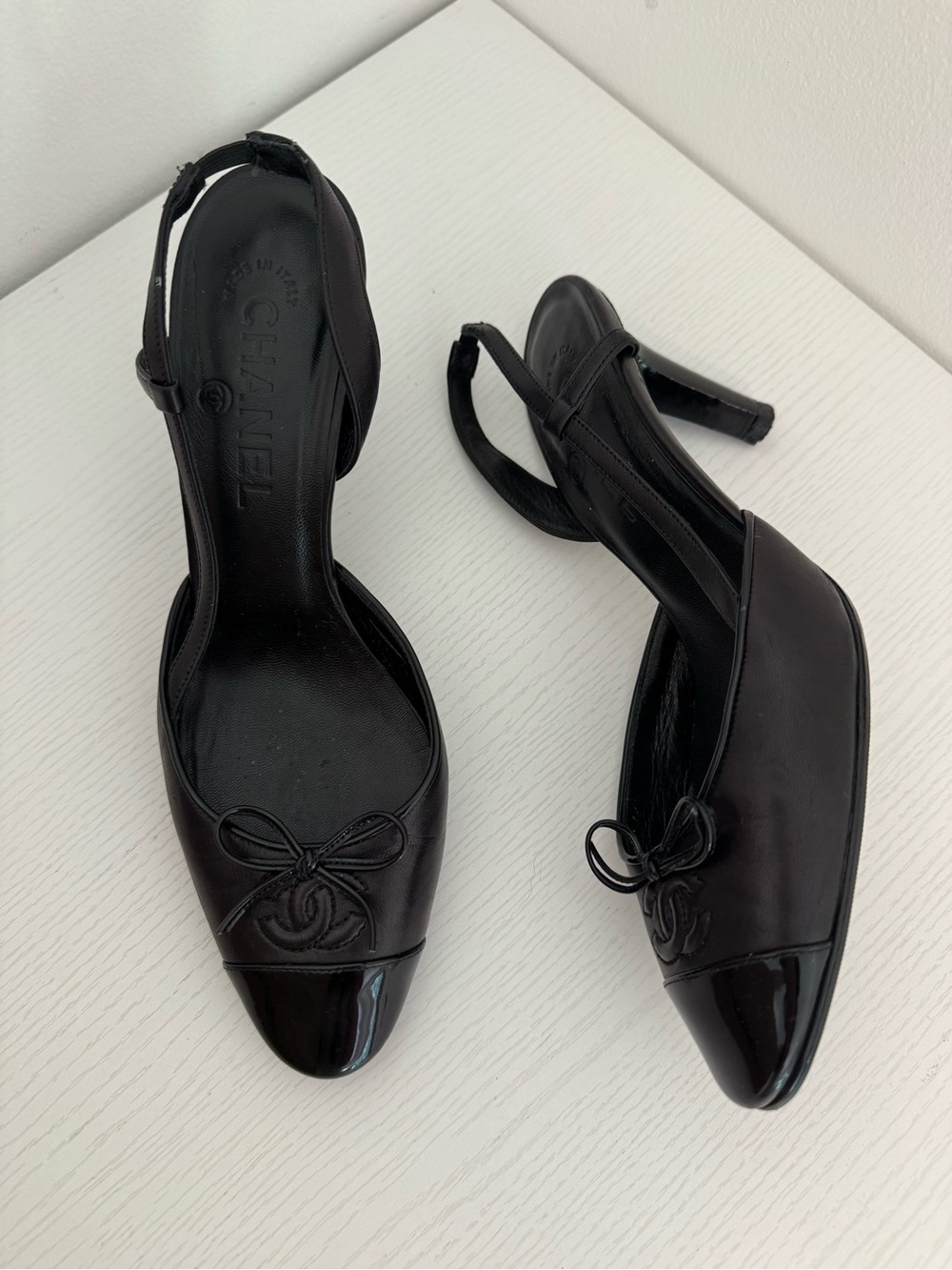 Chanel CC Logo Black Bow Patent Slingback Heels EU 37 Authentic Vintage Shoes - Picture 8 of 8